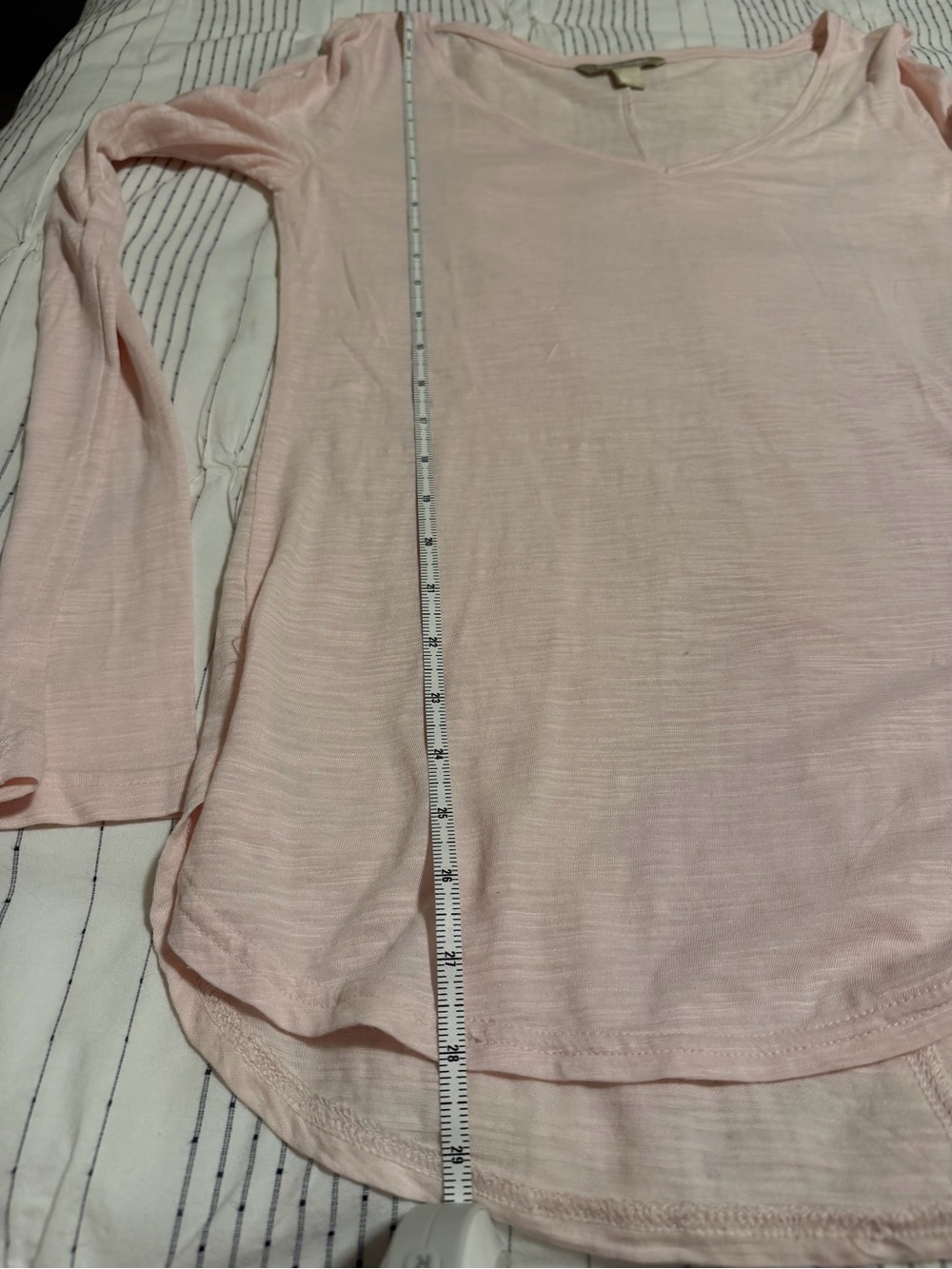 Banana Republic Pale Pink V-Neck Long Sleeve Top - Picture 8 of 8